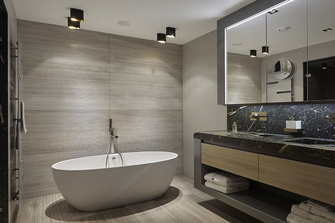 13 дизайнерских решений, как превратить маленькую ванную в просторную